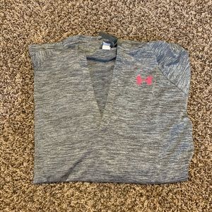 Women’s Under Armour lightweight sweatshirt